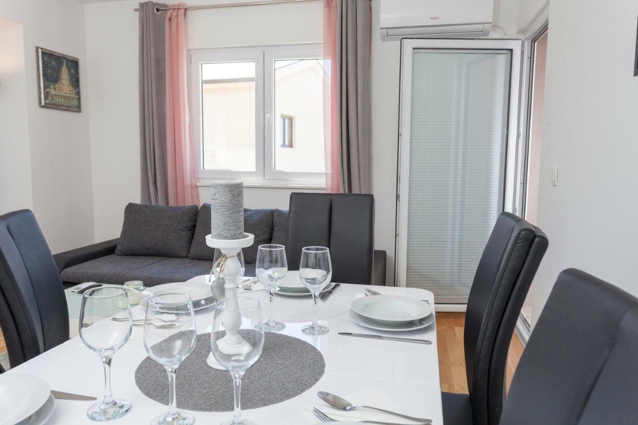 מאקרסקה Apartments Dora מראה חיצוני תמונה