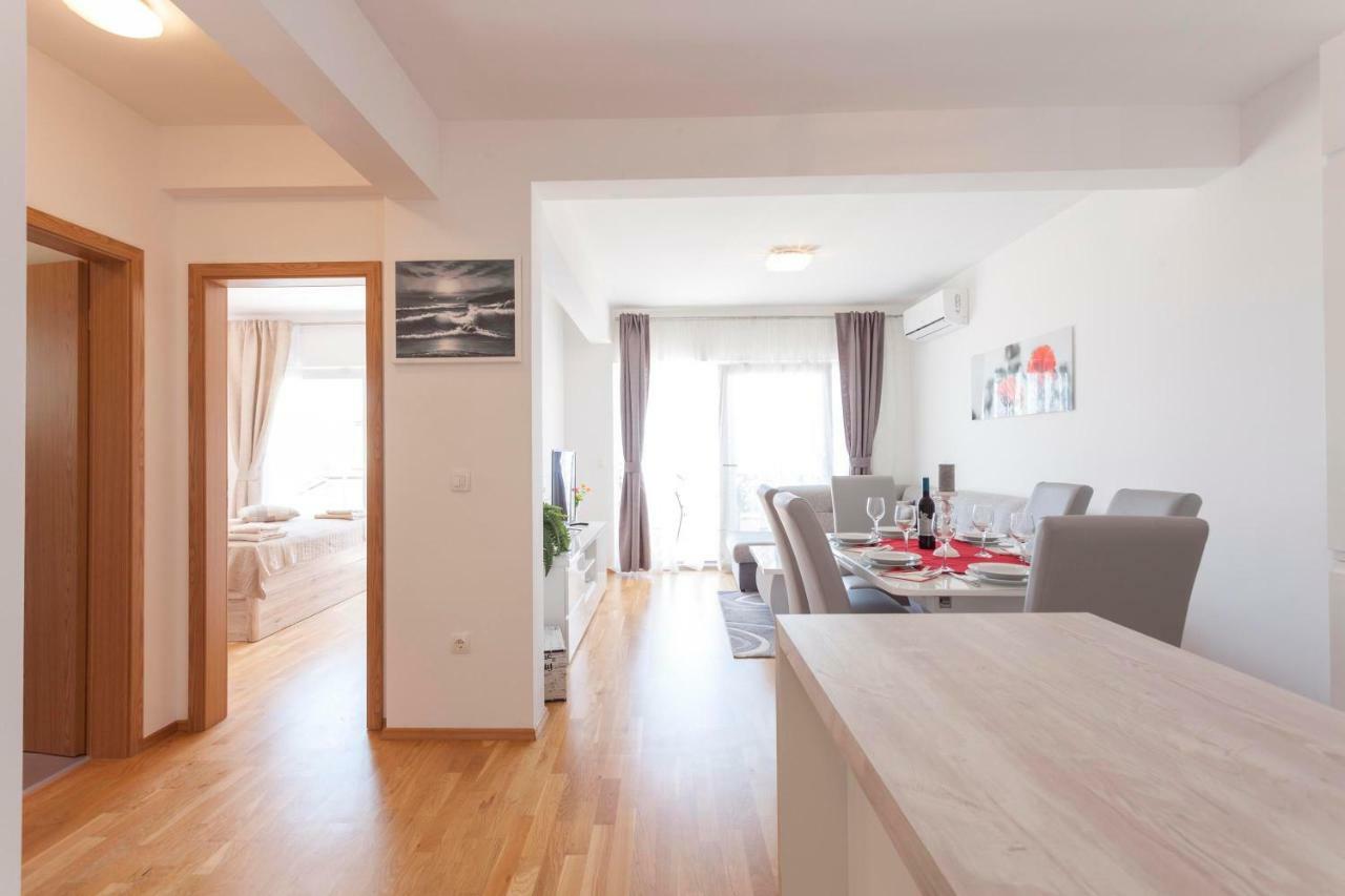 מאקרסקה Apartments Dora מראה חיצוני תמונה