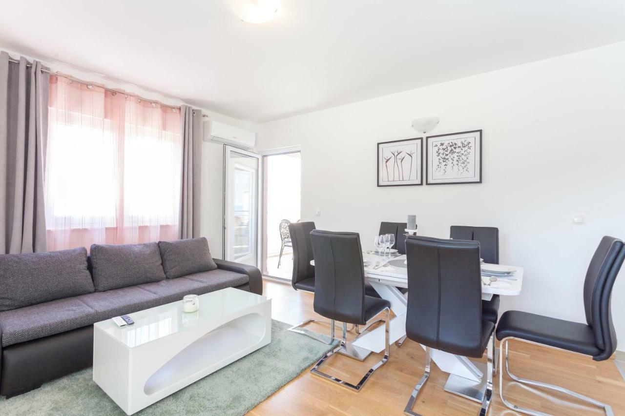 מאקרסקה Apartments Dora מראה חיצוני תמונה
