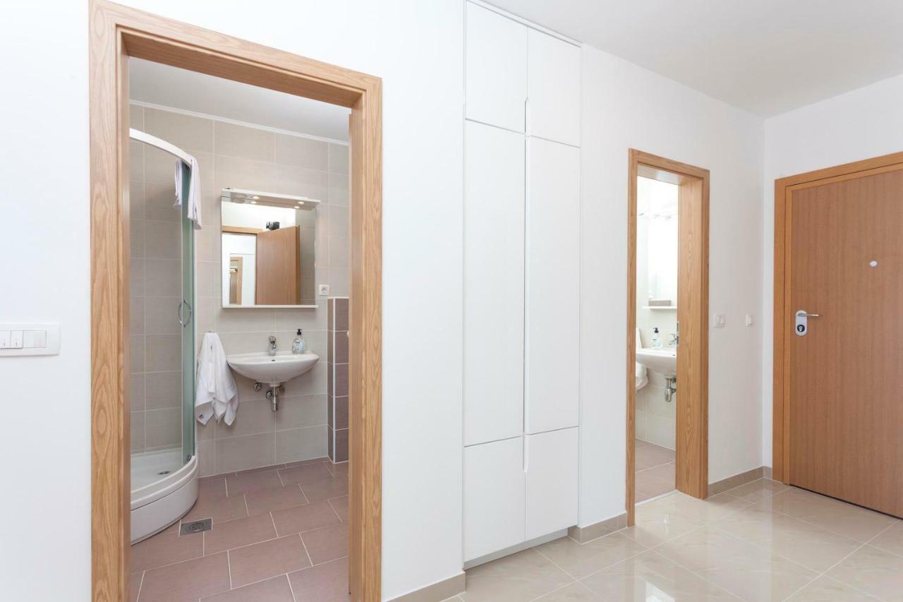 מאקרסקה Apartments Dora מראה חיצוני תמונה