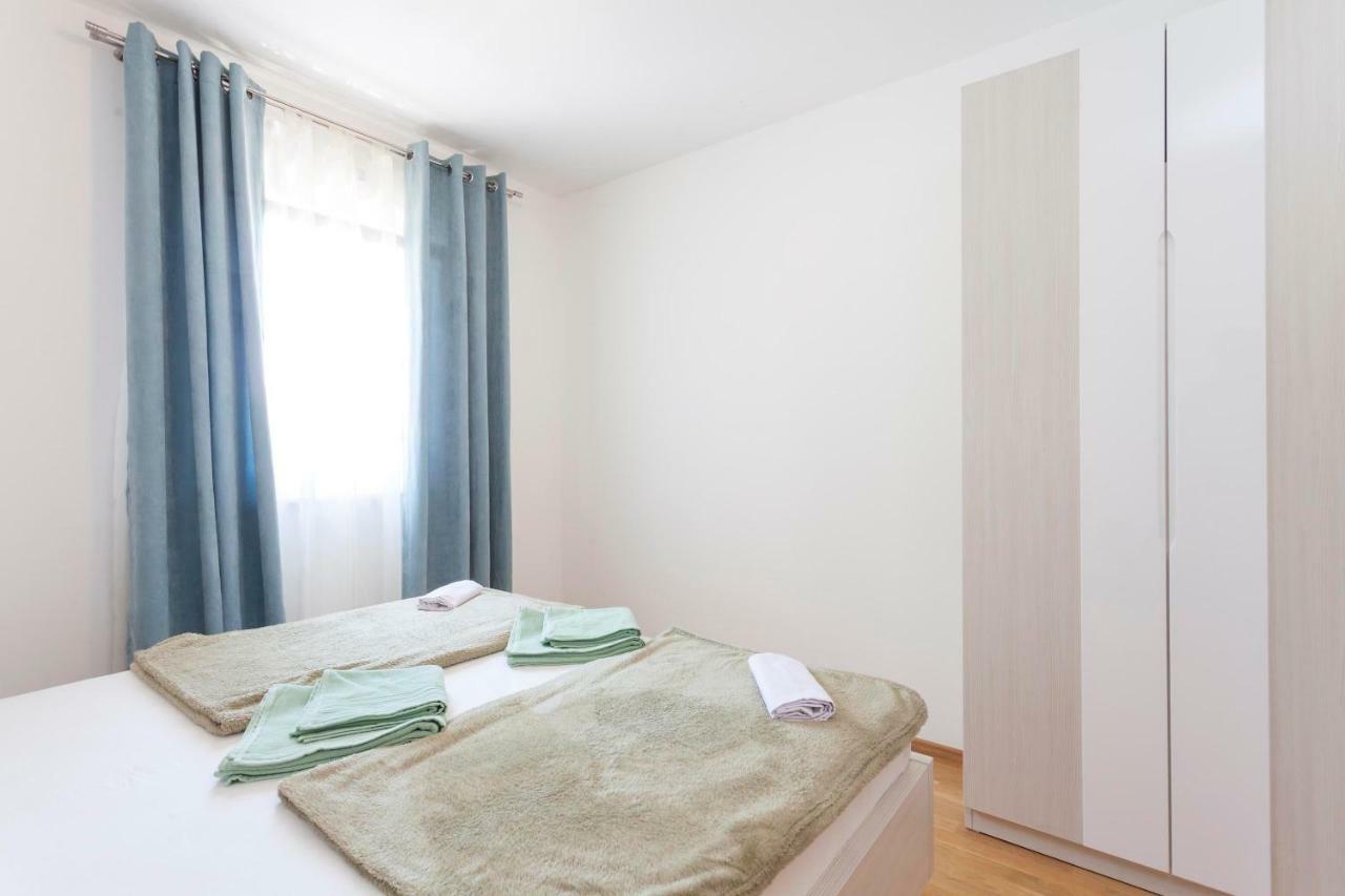 מאקרסקה Apartments Dora מראה חיצוני תמונה
