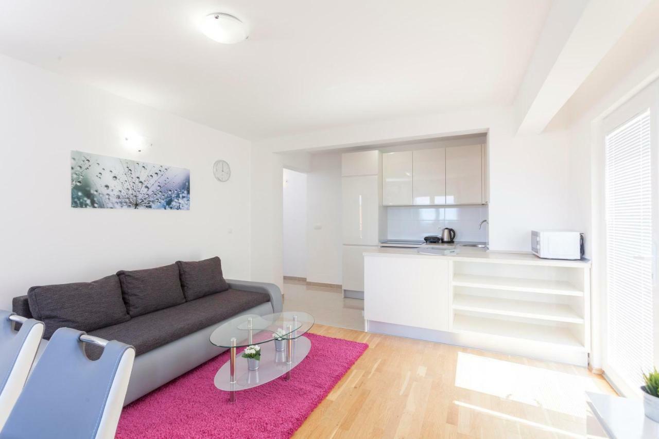 מאקרסקה Apartments Dora מראה חיצוני תמונה